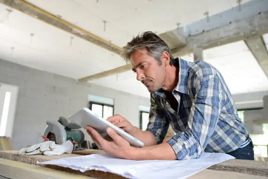 Eine Prüfung Ihrer Baustelle durch einen unabhängigen Sachverständigen ist bereits im Preis Ihres Town & Country Hauses enthalten. Eine Prüfung Ihrer Baustelle durch einen unabhängigen Sachverständigen ist bereits im Preis Ihres Town & Country Hauses enthalten.